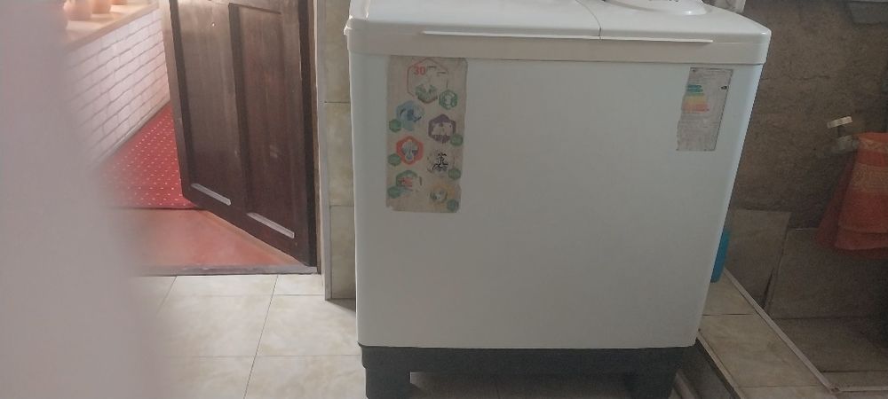 Продаётся машинка пол автомата хорошем состаянии