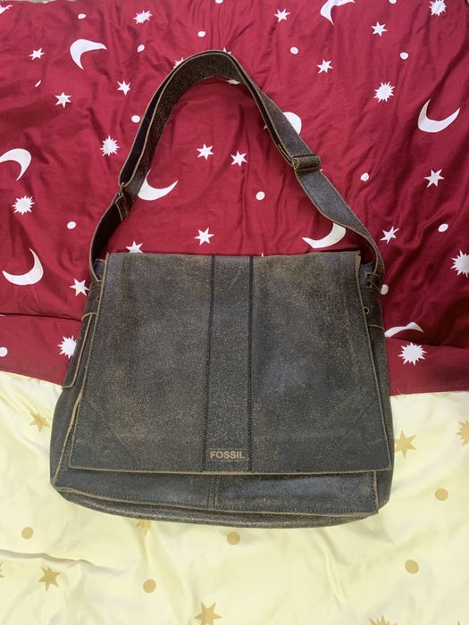 Geanta fossil piele naturala ok si pentru laptop