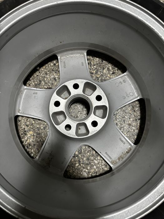 Бандажна сгъваема резервна джанта с гума.