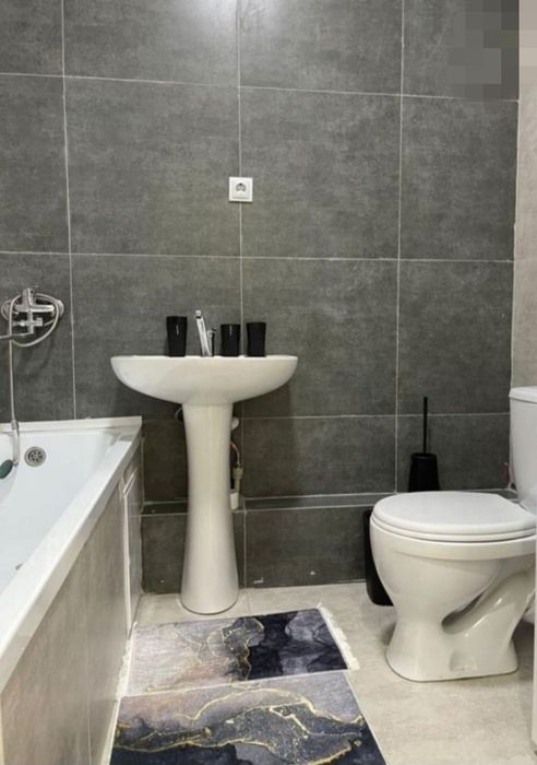 Час. Ночь. Евроремонт. Чеки. Документы