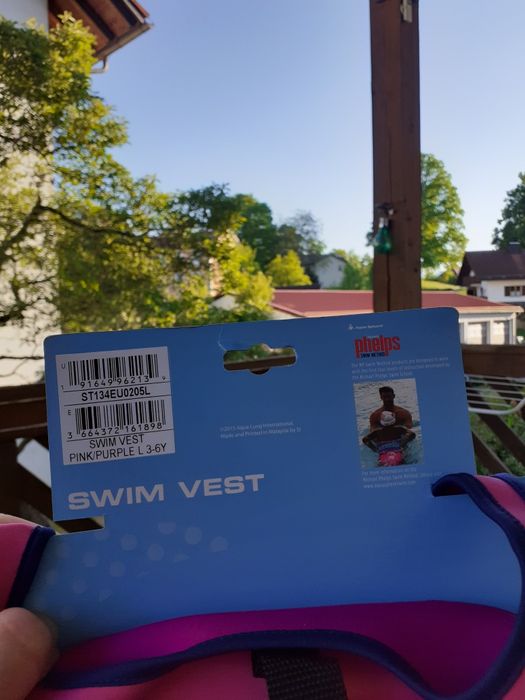 Нова  Детска  жилетка  за  плуване.