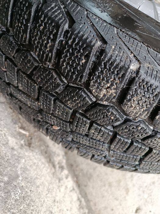 Продам диски с резиной новой 195/65r15