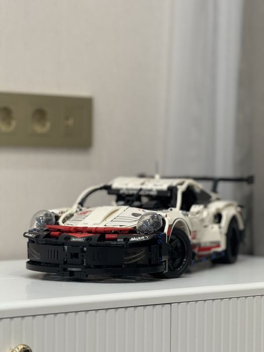 Продам Lego Porsche 911 RSR