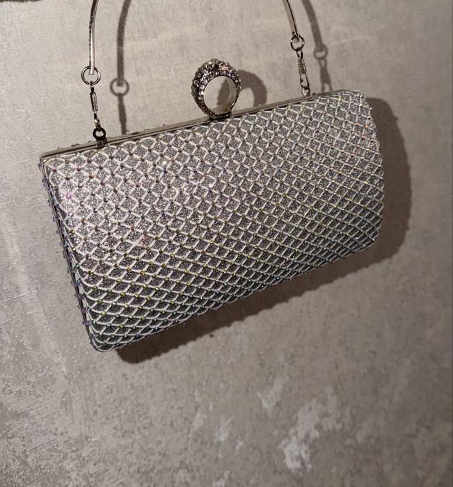 Вечернее красное платье