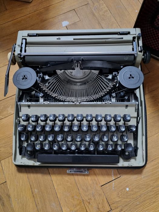 Пишеща машина продавам