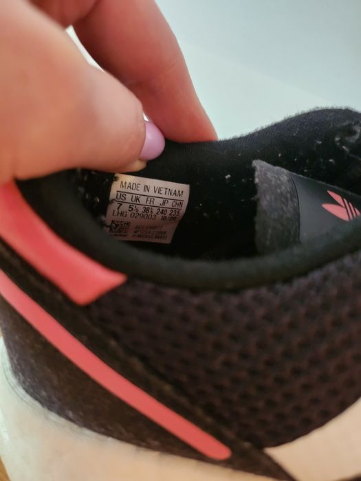 Маратонки Nike, Adidas, Reebok