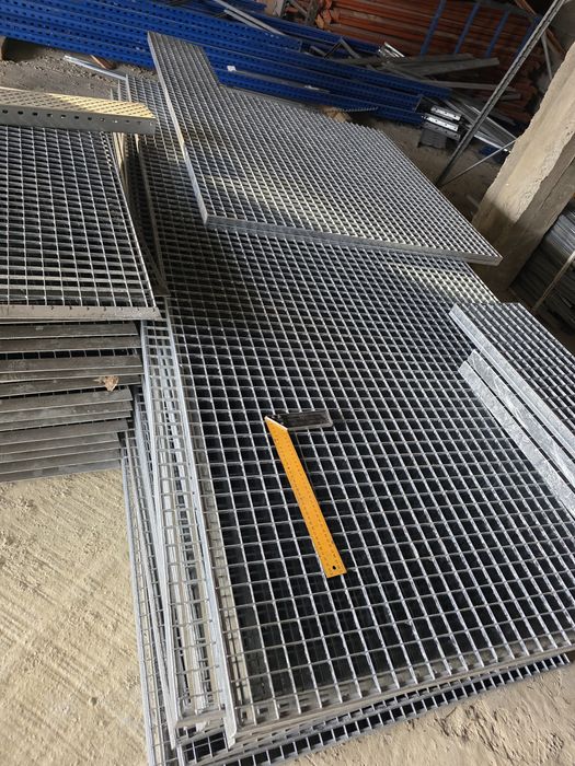 Grătare zincate pentru spălători auto 533