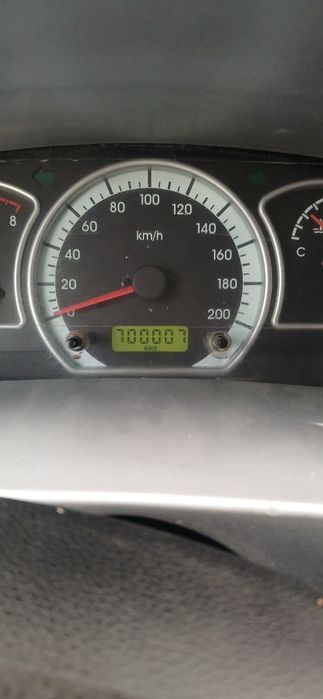 Nexia 2 naborotlari bor probegi halol mator ishi yoq hadovoy ishi bo