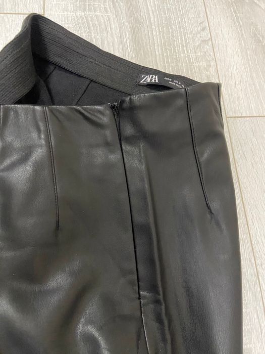 Кожен черен клин на Зара