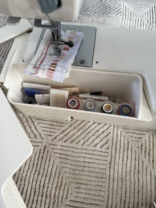 Швейная машинка Janome F23