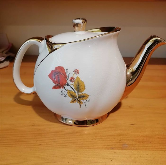 Английски порцеланов чайник Gibsons около 50-те