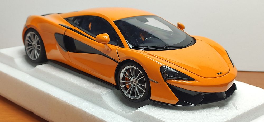 McLaren 570 S - 1:18 AUTOart
