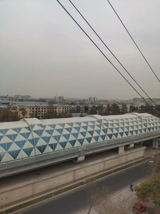 Продается 2х комнатная 65м2 квартира в Яшнабаде по линии метро ТЕПЛАЯ!