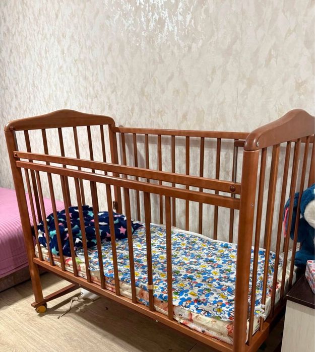 Продам детский кроват в отличном состояние