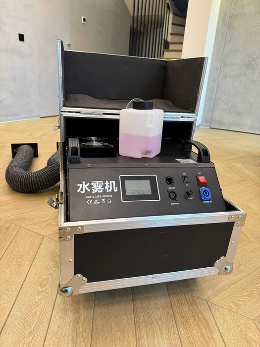 Vând mașină de ceață joasă 3000W cu tub dublu