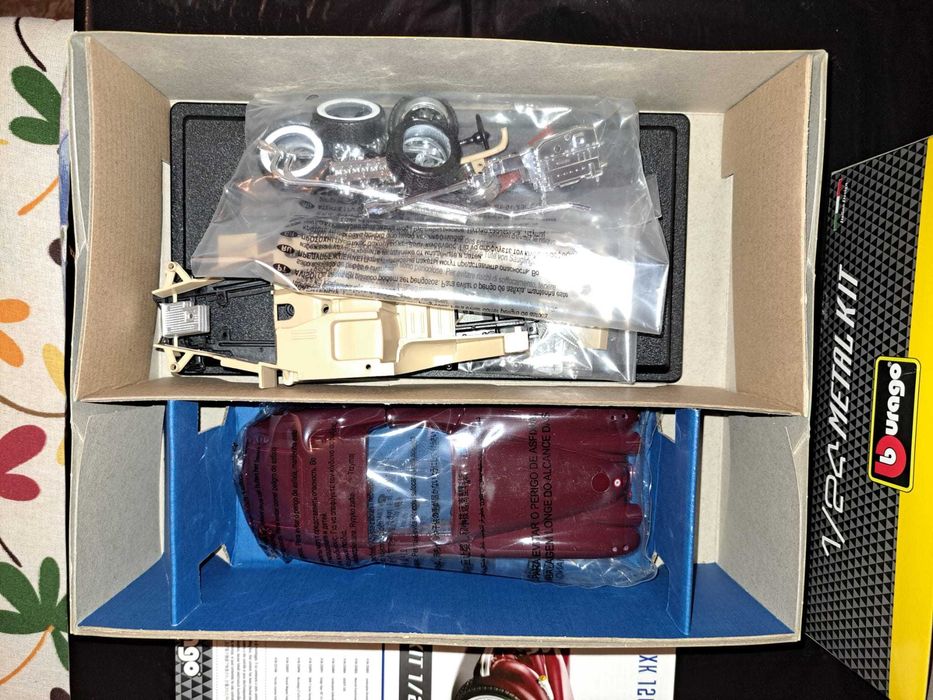 Vand Burago macheta Jaguar XK120 Roadster 1951 Metal Kit 1/24