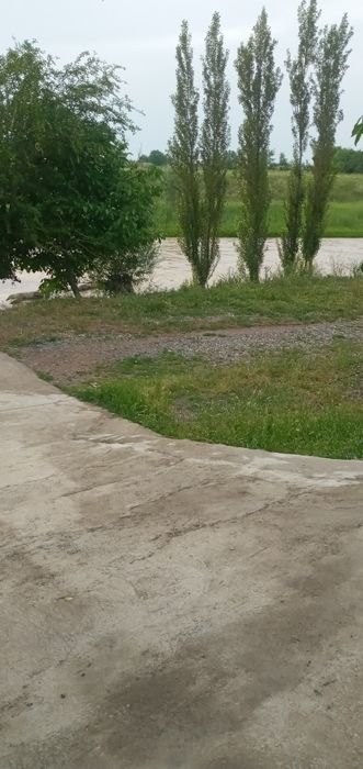 Quruq yer sotiladi 23 sotxli.