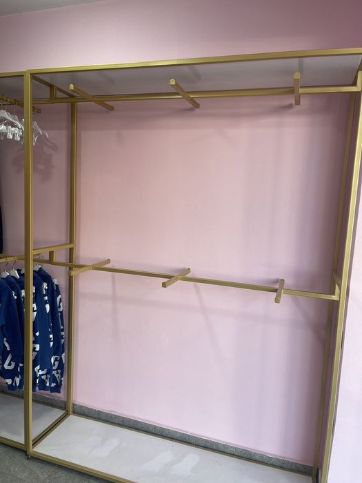 Продаются лофтовые вешалки для одежд