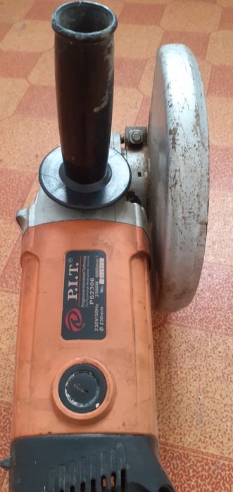 Продам болгарку требует ремонта