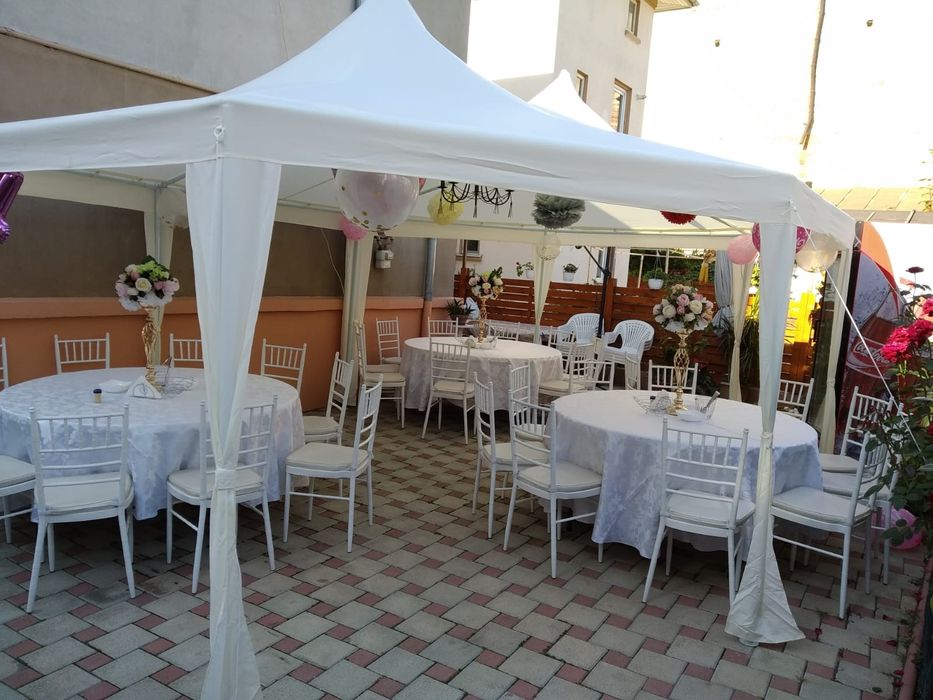 Inchiriez cort,corturi pavilion,mese scaune vesela aranjamente florale