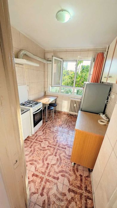 De inchiriat apart 2 camere zona Trapezului/sector 3