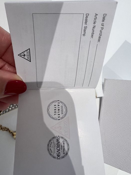 Гривна GUES с камъни сваровски.