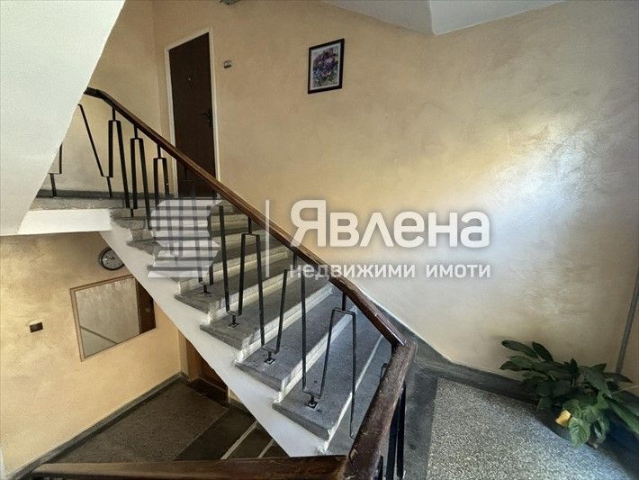 Продава се Тристаен апартамент в Варна, Базар Левски - 70 кв.м за 2255 €/кв.м - Снимка #9