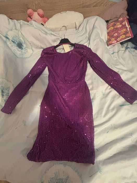 Рокля (S) размер с дълъг ръкав (Нова)