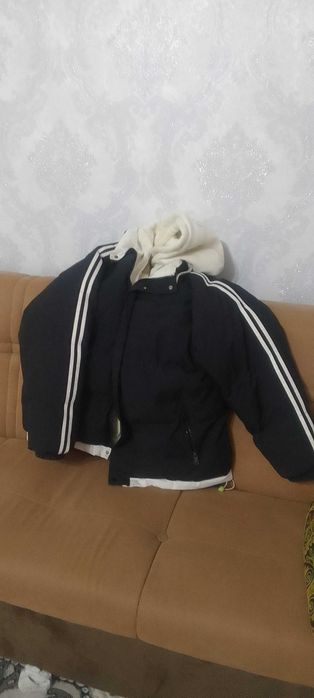 Куртка оверсайс янгидай турибди.