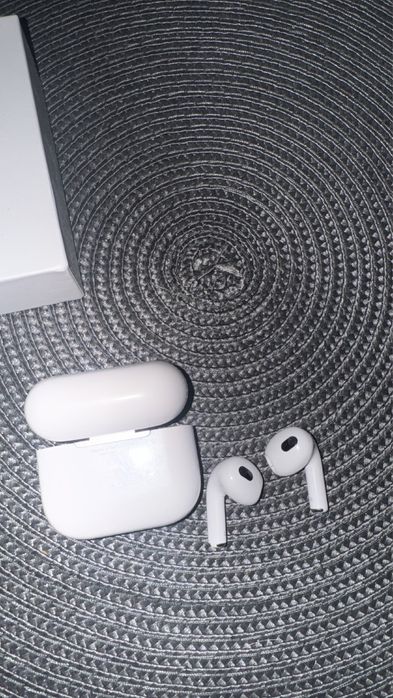 Vand Casti AirPods 3