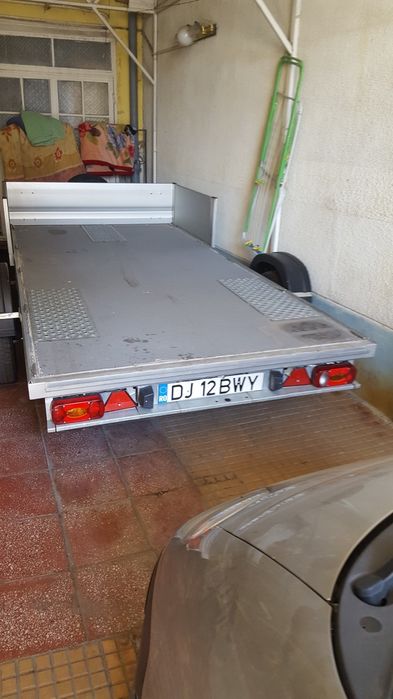 Vând remorcă masa 750kg