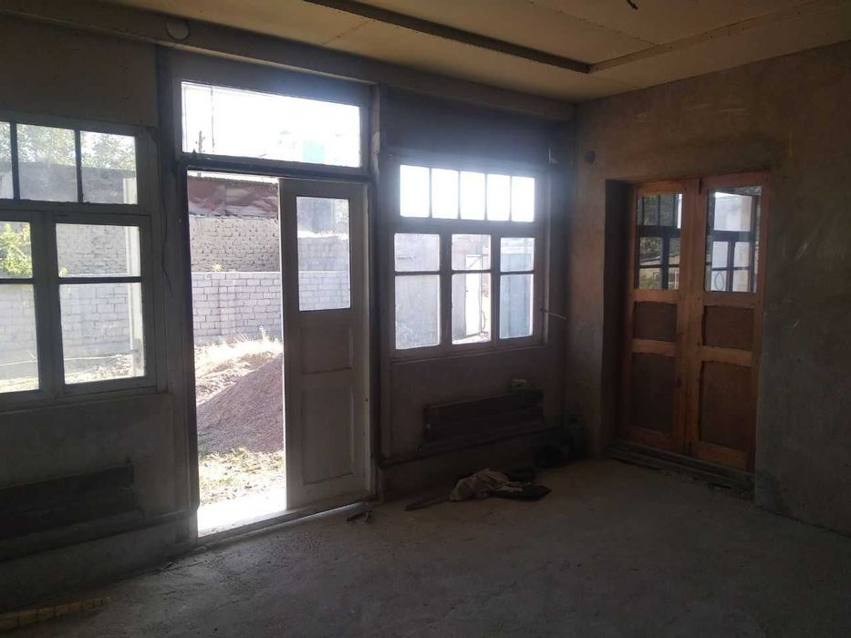 Уй сотилади(Нурафшон шахар)