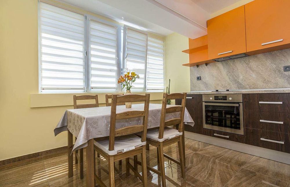 Дава се под наем Едностаен апартамент в Бургас, Славейков - 42 кв.м за 408 € - Снимка #1