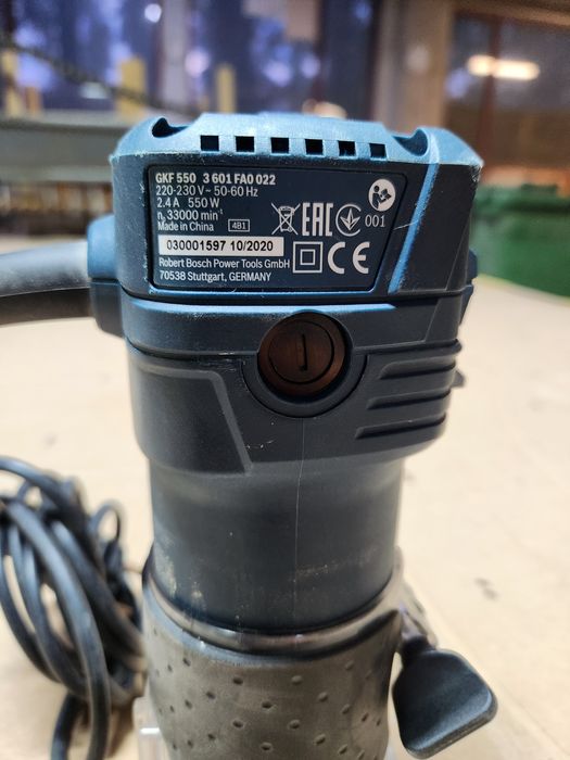 Freza electrica pentru lemn, Bosch Professional GKF 550, 550 W, 33000 rpm
Rating: