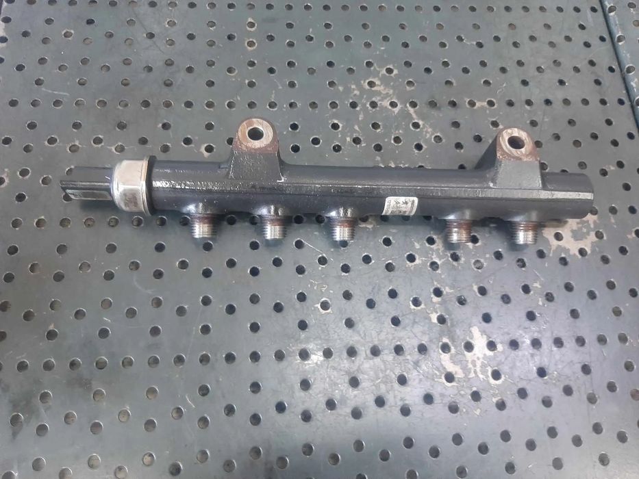 rampa injectoare  9h05 1.6 hdi citroen c4 peugeot 308  9685297580-01