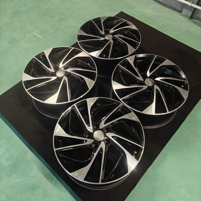 R18 PCD 5 *114,3 Комплект  легкосплавных дисков