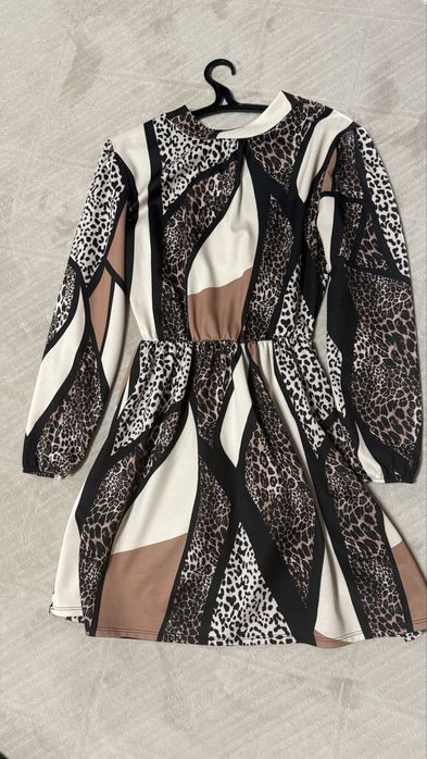 Рокля уникална шарка