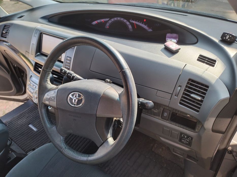 Тоиота эстима 2009