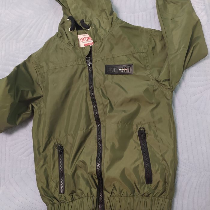 Продам ветровку на мальчика