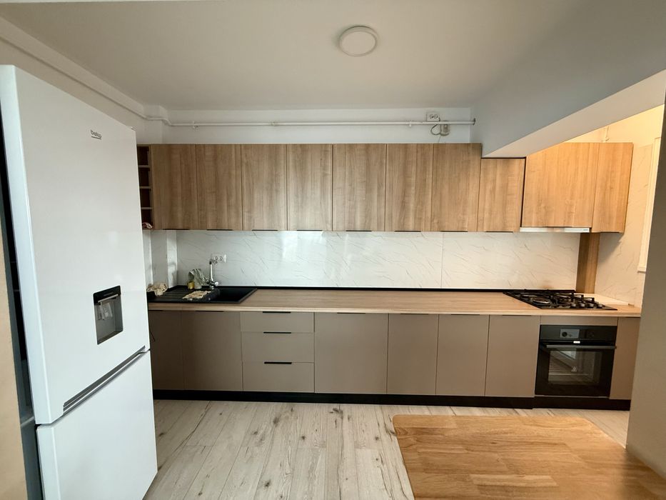 Apartament cu 3 camere et4/4 strada  Doinei