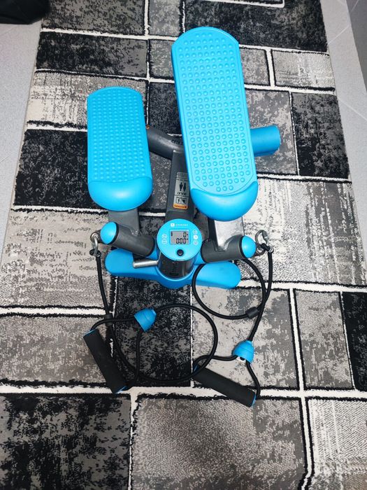 Stepper Domyos cumpărat de nou din Decathlon.