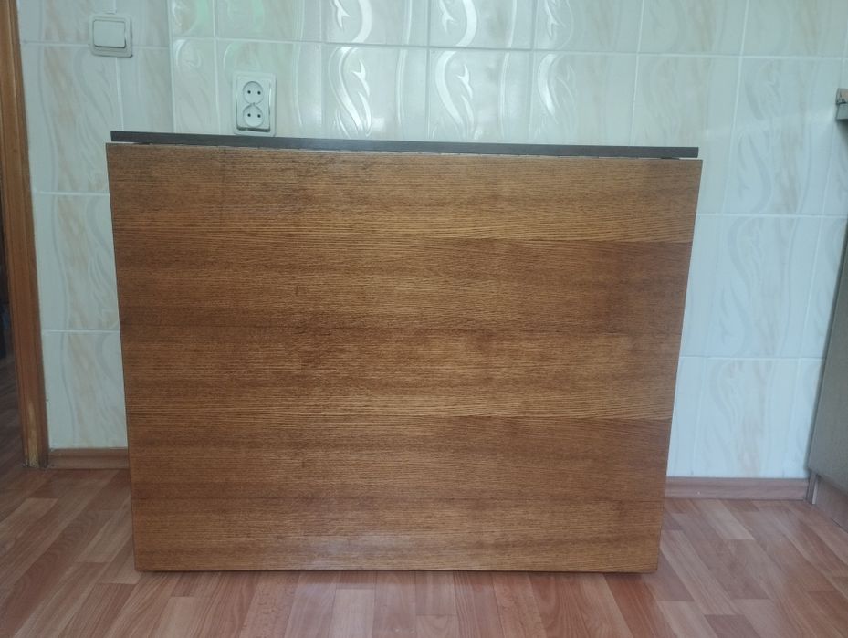 Стол раскладной лакированный