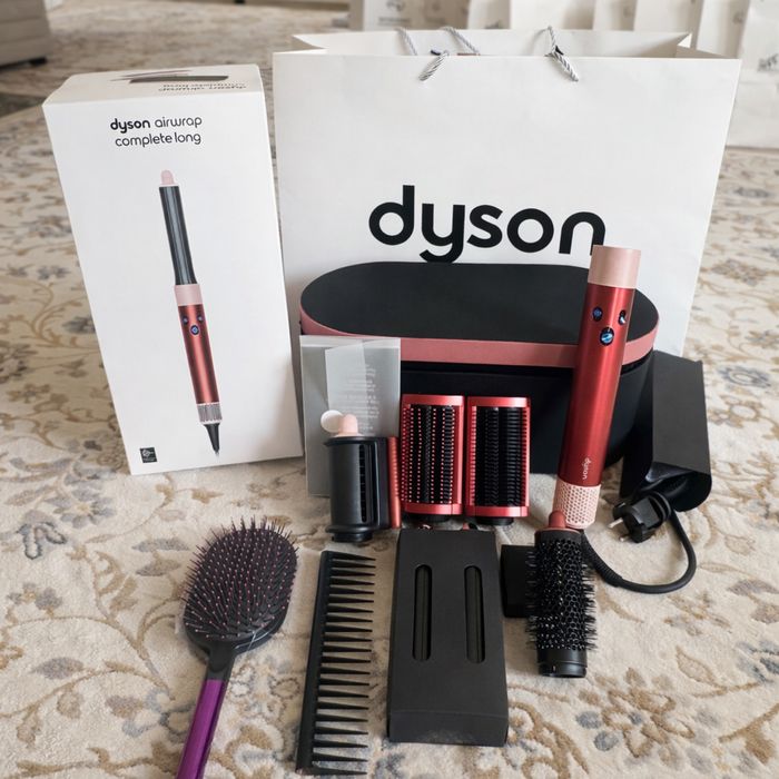 Dyson HS05.