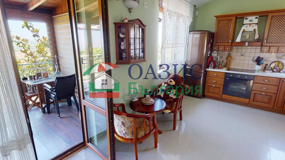 Къща с 4 спални 264 кв.м., в село. Кошарица, България, 385 000 евро