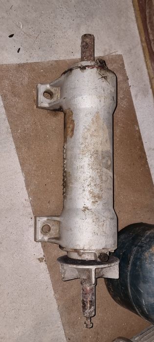 Ax circular cu lagare si rulmenti