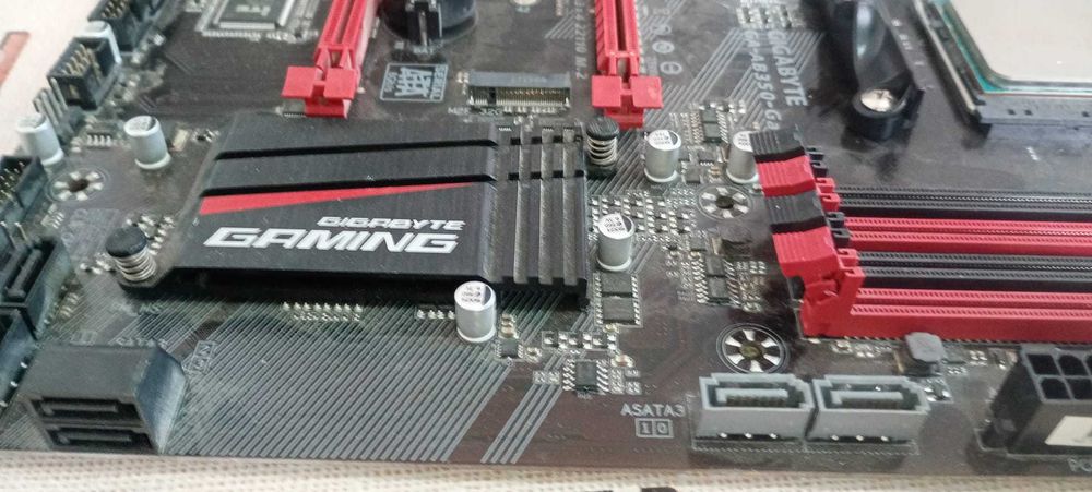 GA-AB350-Gaming (Rev. 1.x)+PROCESOR RYZEN 3 2200
