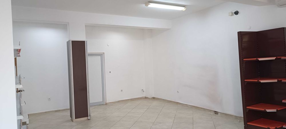 Дава се под наем Магазин в Кърджали, Възрожденци - 65 кв.м за 153 € - Снимка #3