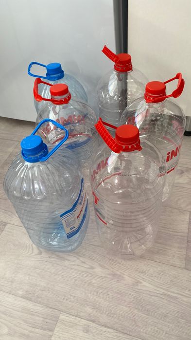 Продам бутылки 5 литровые