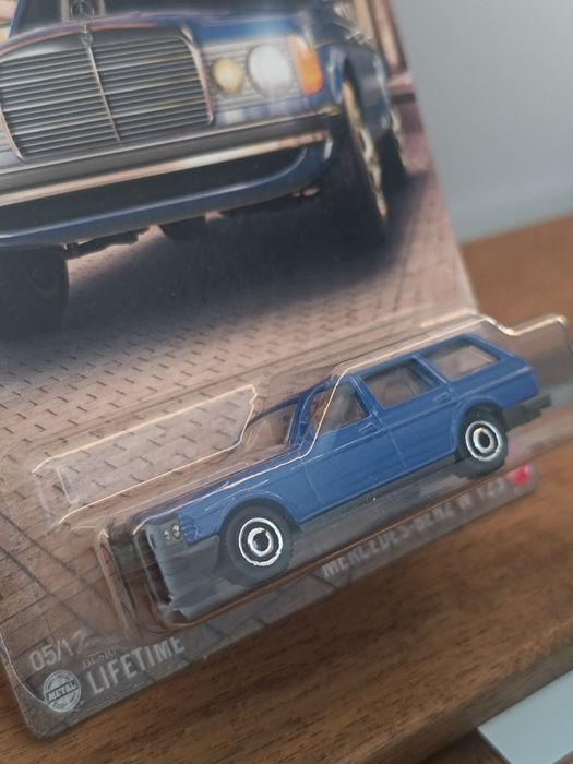 Mercedes Benz w123 Wagon Matchbox Hot Wheels