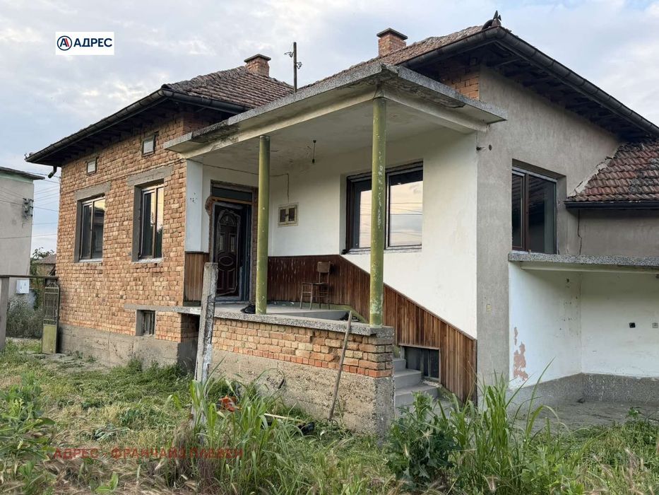 Къща в Плевен, област-с.Брест площ 126 цена 40000